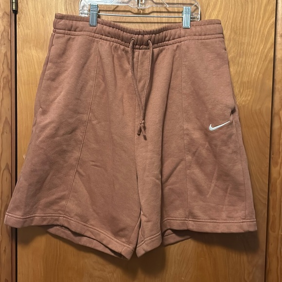 Nike size M women’s sweat shorts with drawstring. Burnt red color. Never worn. - Picture 1 of 4